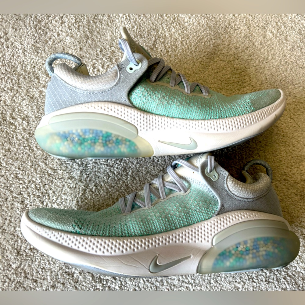 Nike Joyride Run Flyknit - Women size 9 - Sky Grey / Teal Tint